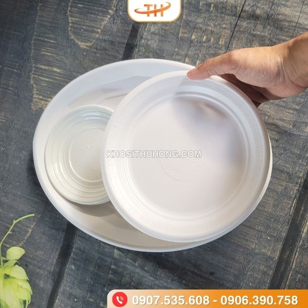 Dĩa nhựa dùng 1 lần đa dạng kích thước và kiểu dáng Dĩa nhựa dùng 1 lần đa dạng kích thước và kiểu dáng