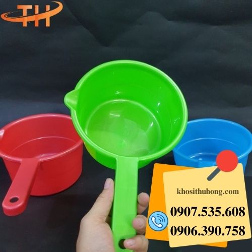 Gáo múc nước nhựa