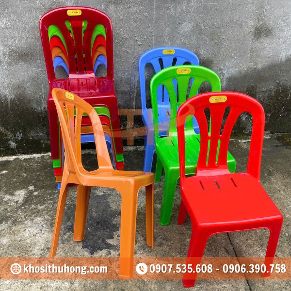 Ghế được thiết kế đơn giản dễ sử dụng, dễ xếp chồng Ghế được thiết kế đơn giản dễ sử dụng, dễ xếp chồng