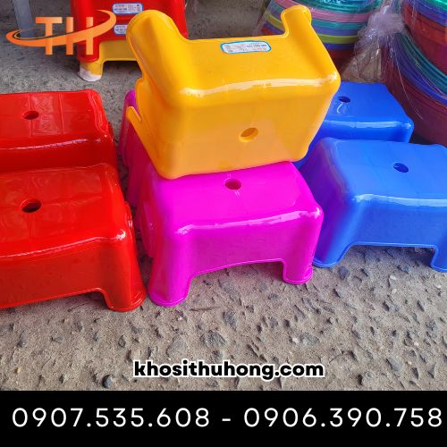 Ghế nhựa lùn thấp