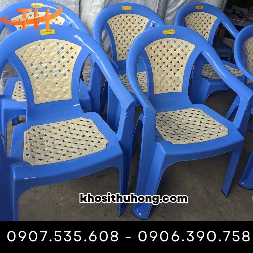 Giá ghế nhựa tựa lưng cao