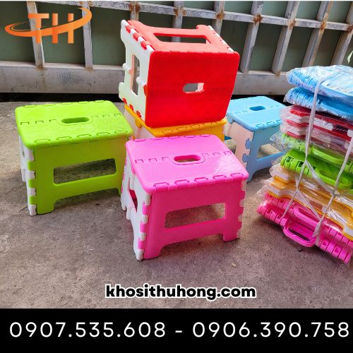 Ghế nhựa có thể xếp gọn tiết kiệm diện tích