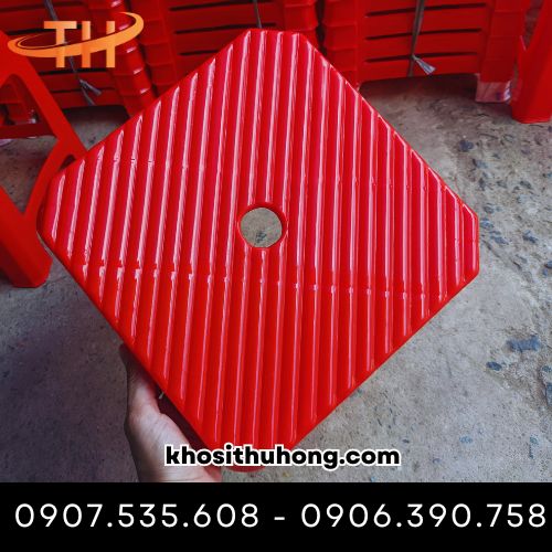 Ghế nhựa có nhiều kiểu dáng, màu sắc