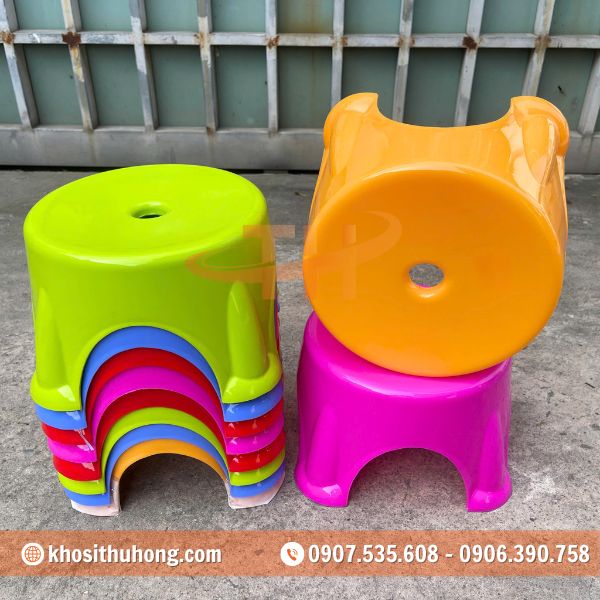 Ghế nhựa mini mặt tròn dễ di chuyển, dễ xếp chồng Ghế nhựa mini mặt tròn dễ di chuyển, dễ xếp chồng