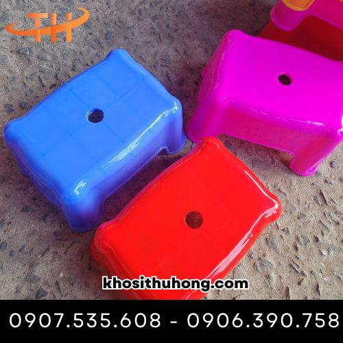 Ghế nhựa có thể dùng để ngồi rửa chén, giặt đồ
