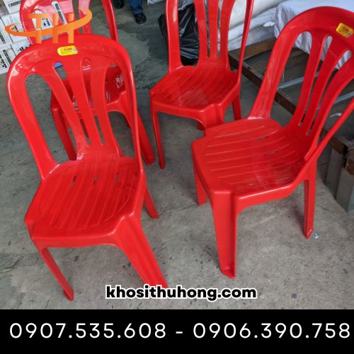 Ghế nhựa có nhiều kiểu dáng