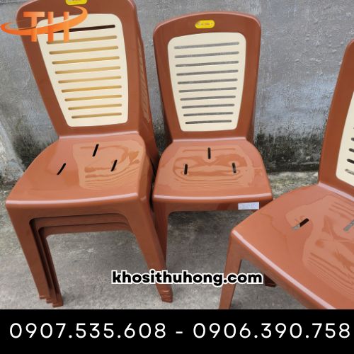 Giá ghế nhựa 4 chân