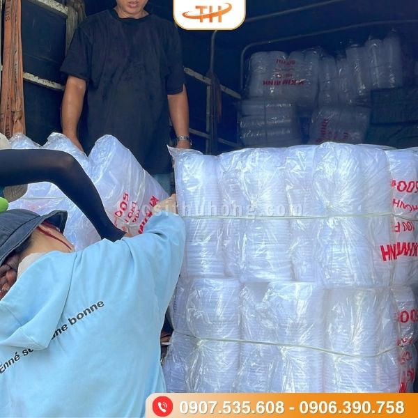 Giao hàng tại Thu Hồng có đội ngũ kiểm đếm cẩn thận Giao hàng tại Thu Hồng có đội ngũ kiểm đếm cẩn thận