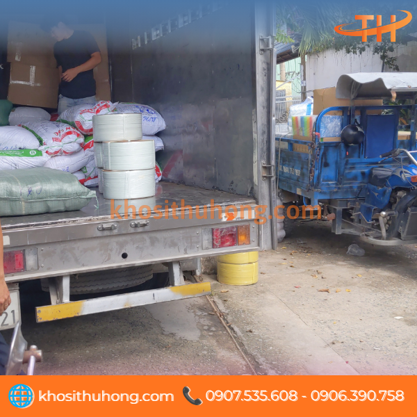 Hộp nhựa chữ nhật màu đen giá sỉ tại Thu Hồng Hộp nhựa chữ nhật màu đen giá sỉ tại Thu Hồng