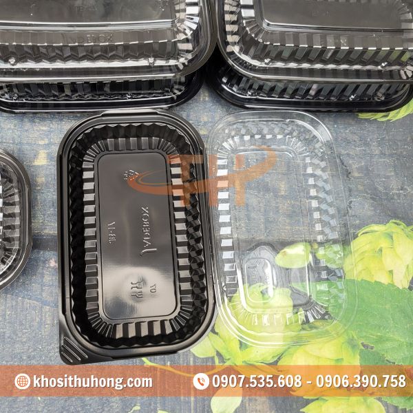 Hộp đế đen và nắp trong suốt giúp quan sát thực phẩm bên trong Hộp đế đen và nắp trong suốt giúp quan sát thực phẩm bên trong