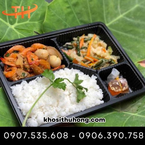 Hộp nhựa 4 ngăn