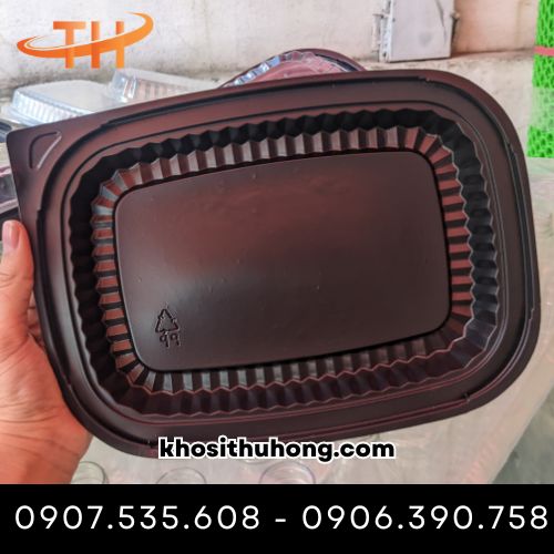 Hộp nhựa đế đen giúp tăng độ thẩm mỹ cho thực phẩm