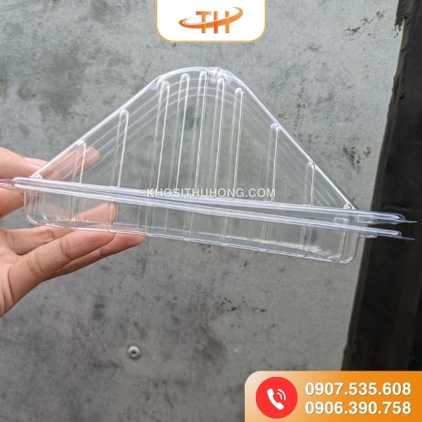 Hộp nhựa tam giác đựng bánh độc đáo Hộp nhựa tam giác đựng bánh độc đáo