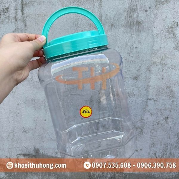 Hũ nhựa vuông được thiết kế có quai xách chắc chắn Hũ nhựa vuông được thiết kế có quai xách chắc chắn