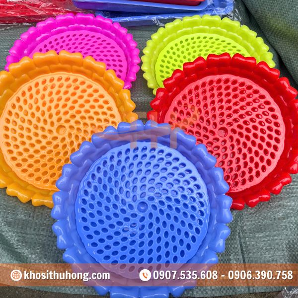 Khay được thiết kế hình hoa sen nở nhẹ nhàng, tinh tế Khay được thiết kế hình hoa sen nở nhẹ nhàng, tinh tế