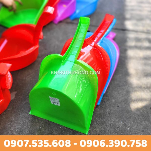 Ky hốt rác nhiều màu sắc Ky hốt rác nhiều màu sắc