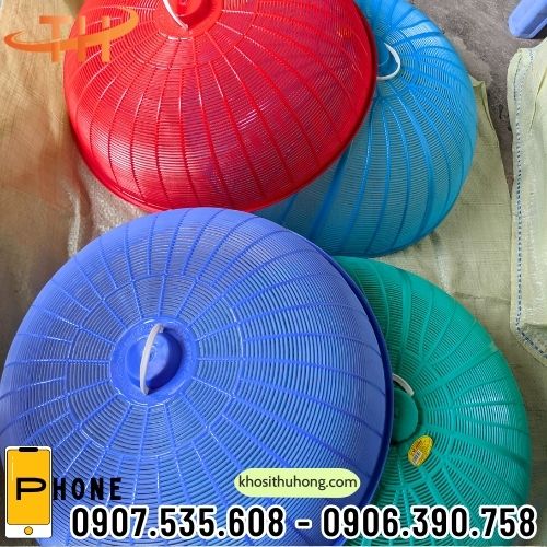 Lồng bàn nhựa đỏ