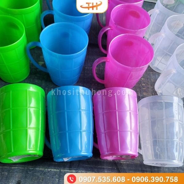 Ly mãng cầu nhựa được thiết kế đẹp mắt và tiện dụng Ly mãng cầu nhựa được thiết kế đẹp mắt và tiện dụng