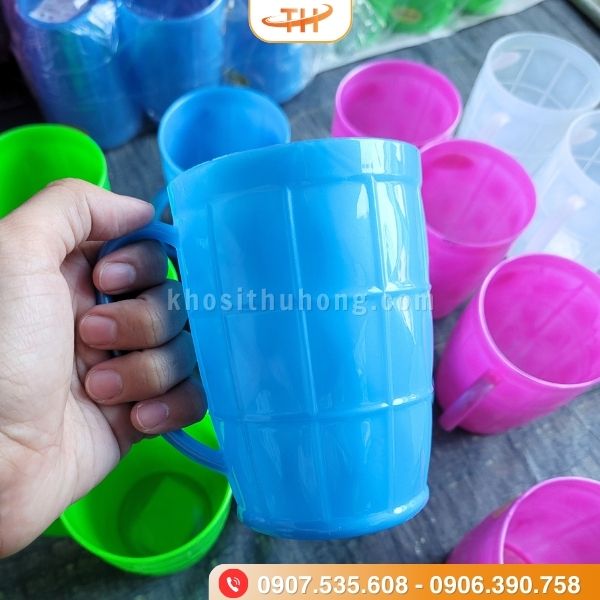 Ly mãng cầu nhựa với lớp nhựa dày dặn Ly mãng cầu nhựa với lớp nhựa dày dặn