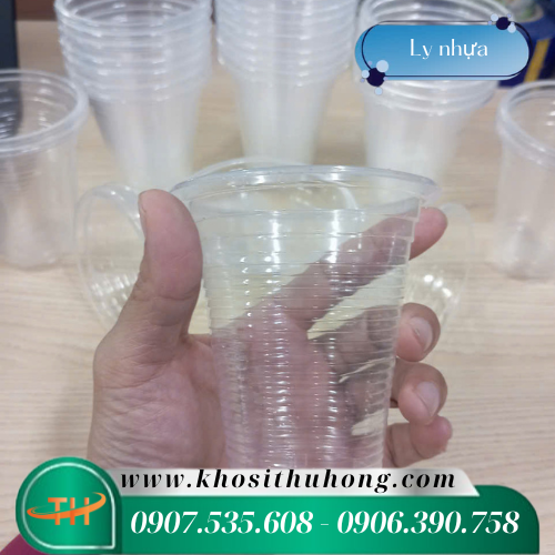 Ly nhựa đựng rau má, nước ép