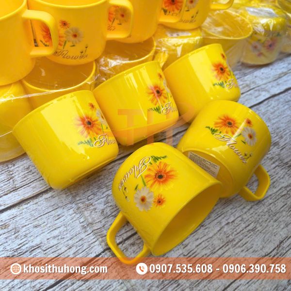 Ly nhựa in họa tiết hoa lá Ly nhựa in họa tiết hoa lá