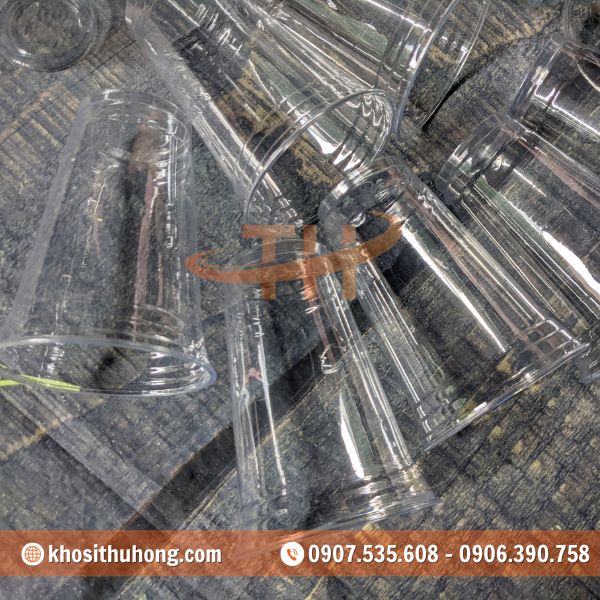 Ly nhựa PET có độ trong suốt cao và kháng chịu lực Ly nhựa PET có độ trong suốt cao và kháng chịu lực