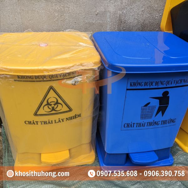 Màu sắc của thùng rác đạp chân đa dạng theo công dụng Màu sắc của thùng rác đạp chân đa dạng theo công dụng