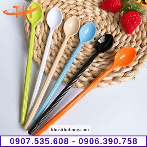 muỗng nhựa cứng nhiều màu sắc