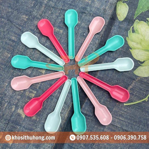 Muỗng nhựa nhỏ có độ bền dẻo tốt và màu sắc phong phú Muỗng nhựa nhỏ có độ bền dẻo tốt và màu sắc phong phú
