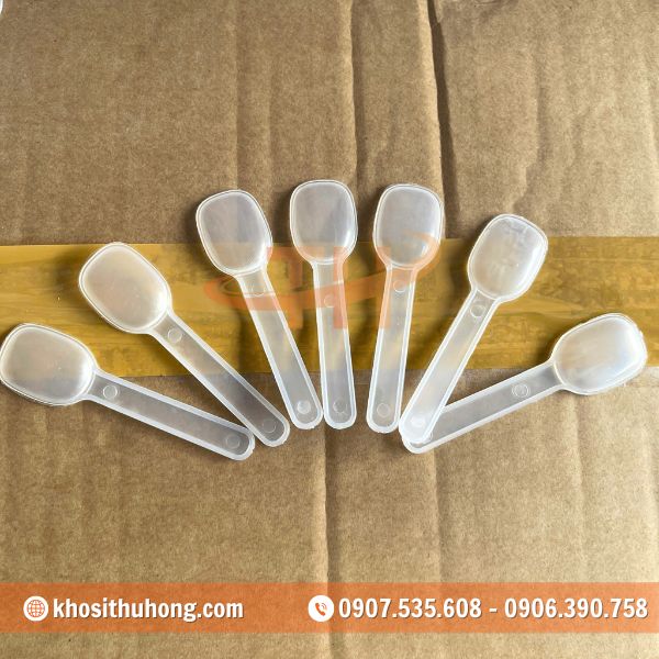 Muỗng nhựa sữa chua nhỏ gọn, tiện lợi và linh động Muỗng nhựa sữa chua nhỏ gọn, tiện lợi và linh động