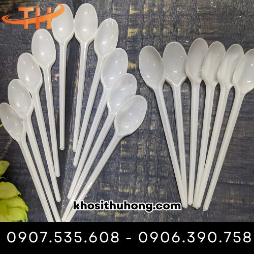 Muỗng nhựa màu trắng