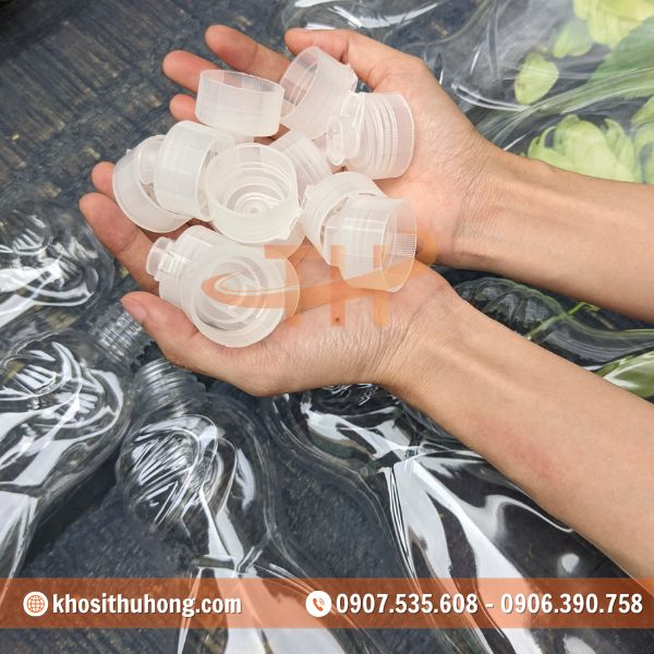 Nắp bật chắc chắn, dễ đóng/mở, kín nước Nắp bật chắc chắn, dễ đóng/mở, kín nước