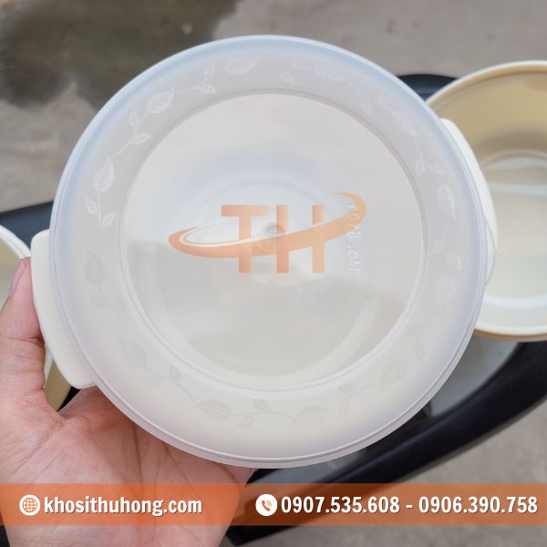 Nắp hộp được thiết kế kín và gọn giúp bảo quản thức Nắp hộp được thiết kế kín và gọn giúp bảo quản thức
