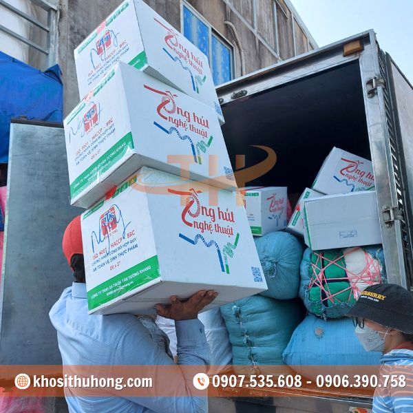 Nhân viên tận tình, bốc xếp chu đáo Nhân viên tận tình, bốc xếp chu đáo