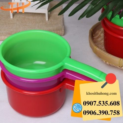 Gáo nhựa múc nước 1 lít