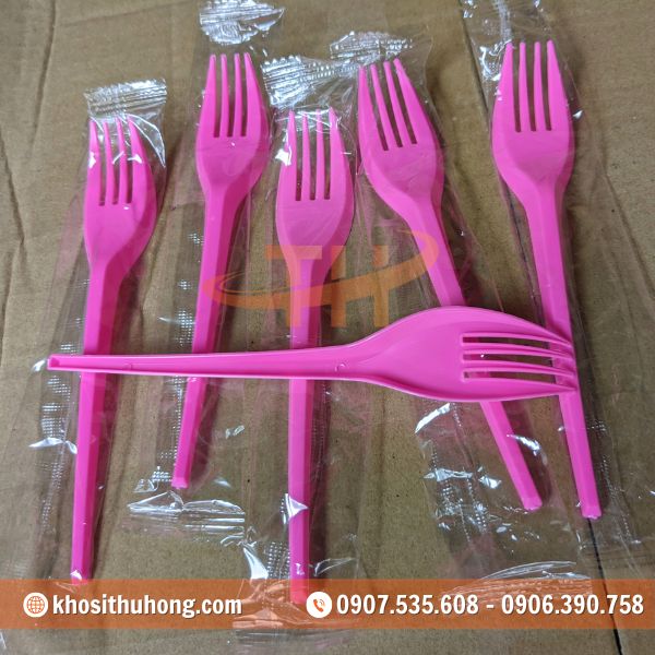 Nĩa nhựa dùng 1 lần tiện lợi, tiết kiệm thời gian và giá thành hợp lý Nĩa nhựa dùng 1 lần tiện lợi, tiết kiệm thời gian và giá thành hợp lý