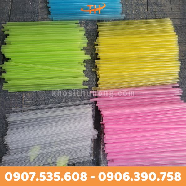 Ống hút thẳng trong suốt nhiều màu Ống hút thẳng trong suốt nhiều màu