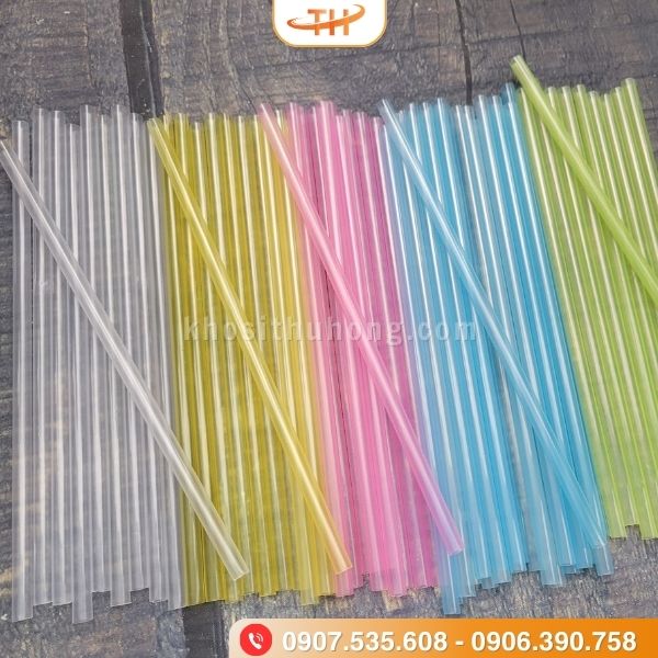 Ống hút trong suốt với màu sắc cực xinh xắn Ống hút trong suốt với màu sắc cực xinh xắn