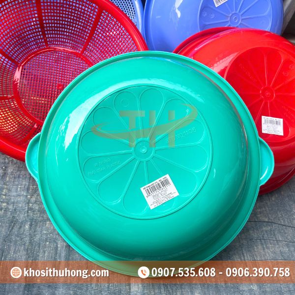 Phần quai cầm được đúc liền khối vô cùng chắc chắn Phần quai cầm được đúc liền khối vô cùng chắc chắn