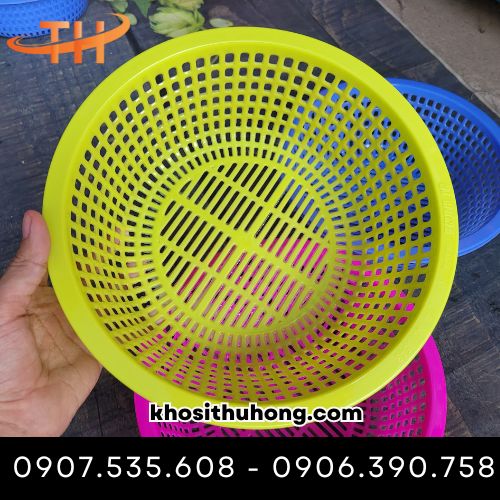 Rổ có nhiều màu sắc