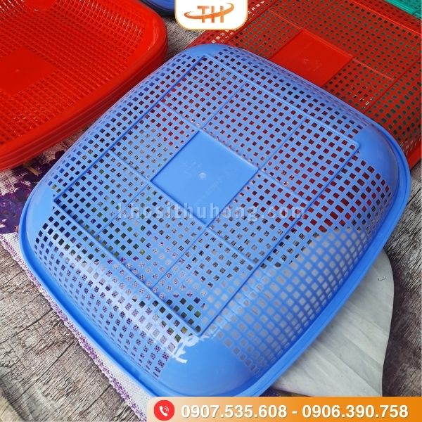 Rổ nhựa vuông với chất liệu dẻo dai Rổ nhựa vuông với chất liệu dẻo dai
