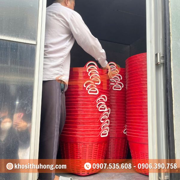 Sản phẩm có tay cầm hoặc gờ móc chắc chắn để dễ nhấc Sản phẩm có tay cầm hoặc gờ móc chắc chắn để dễ nhấc