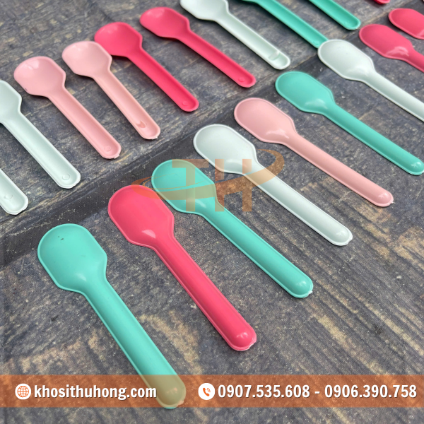 Sỉ muỗng nhựa nhỏ chuyên dùng cho sữa chua tại TPHCM Sỉ muỗng nhựa nhỏ chuyên dùng cho sữa chua tại TPHCM