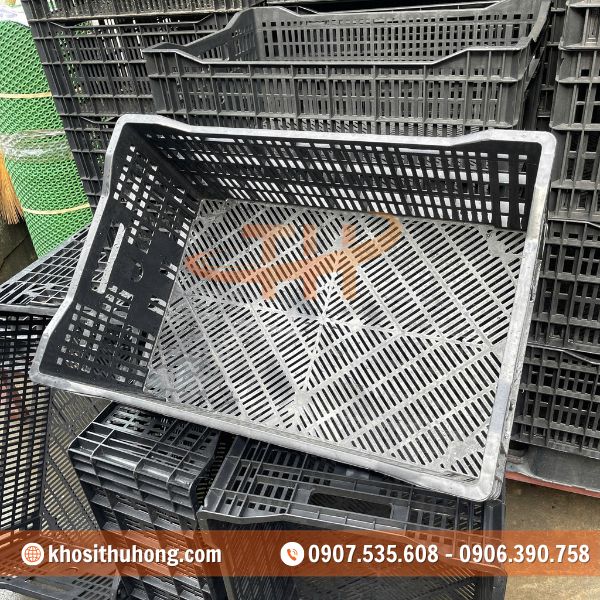 Sóng nhựa hở có các lỗ để thông khí Sóng nhựa hở có các lỗ để thông khí