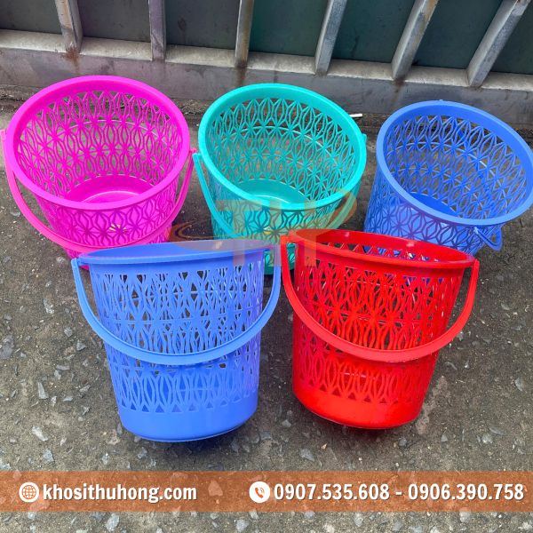 Sọt nhựa tròn có quai với chất liệu nhựa bền, form tròn cân đối Sọt nhựa tròn có quai với chất liệu nhựa bền, form tròn cân đối