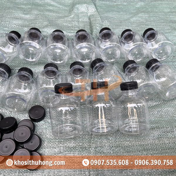 Thân chai trong suốt giúp nổi bật màu sắc thực phẩm bên trong Thân chai trong suốt giúp nổi bật màu sắc thực phẩm bên trong