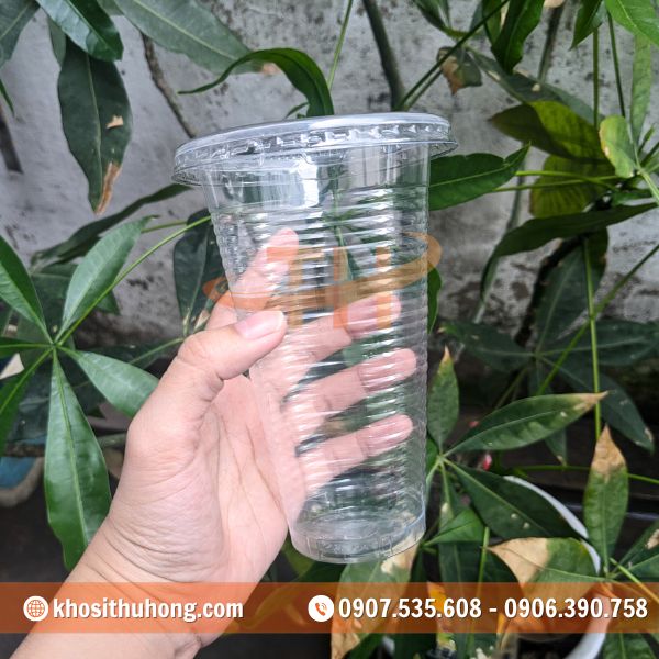 Thân ly có sọc nổi giúp dễ cầm nắm Thân ly có sọc nổi giúp dễ cầm nắm