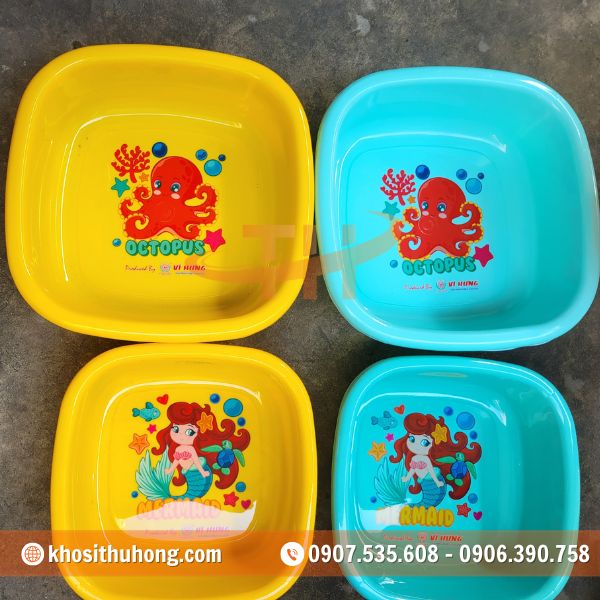 Thau được in các chi tiết hoạt hình ngộ nghĩnh Thau được in các chi tiết hoạt hình ngộ nghĩnh