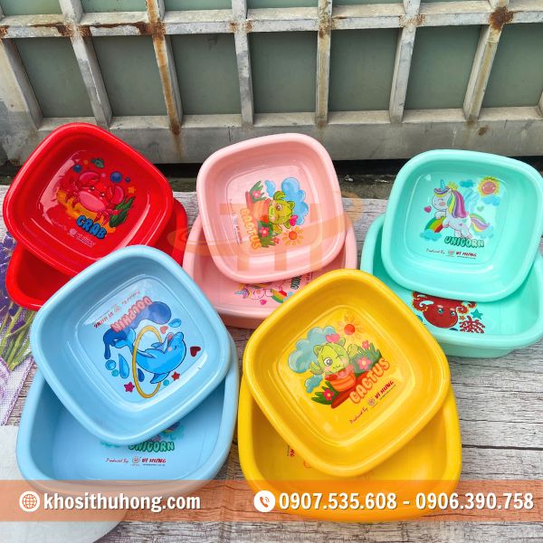 Thau vuông in hoạt hình có thiết kế bo góc 4 góc mềm mại Thau vuông in hoạt hình có thiết kế bo góc 4 góc mềm mại