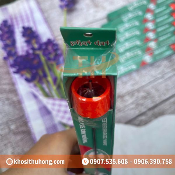 Thiết kế hình tròn với đầu dao hình tròn và lưỡi dao sắc bén Thiết kế hình tròn với đầu dao hình tròn và lưỡi dao sắc bén